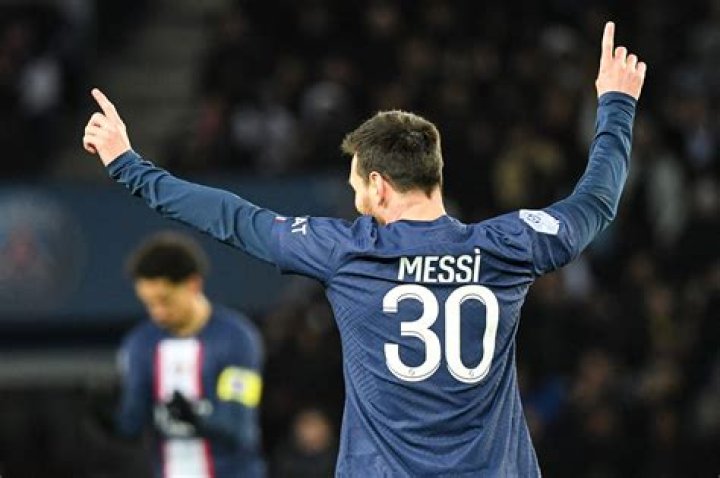 Did PSG buy Messi for free?