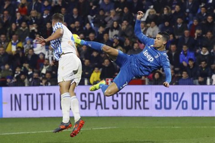Is Ronaldo good at free-kicks?
