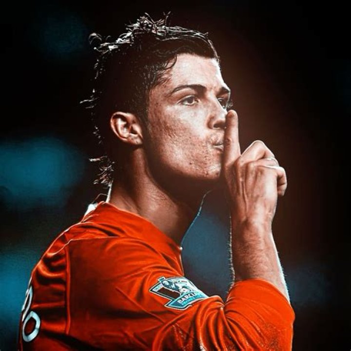 Who gave up number 7 for Ronaldo?