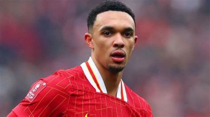 Who replace Alexander-Arnold?